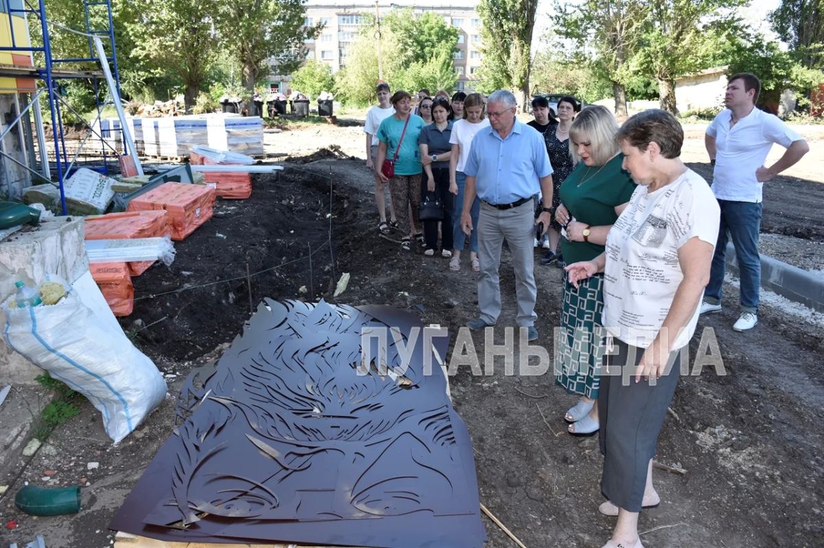 В Красном Луче продолжается ремонт седьмой школы В Красном Луче продолжается ремонт седьмой школы