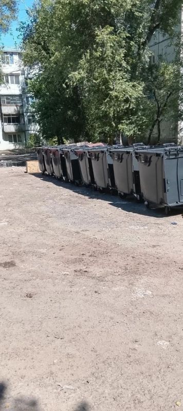 В "Луганском Центре утилизации отходов" сообщили, что плановая замена устаревших и изношенных контейнеров ТКО проходит в плановом режиме