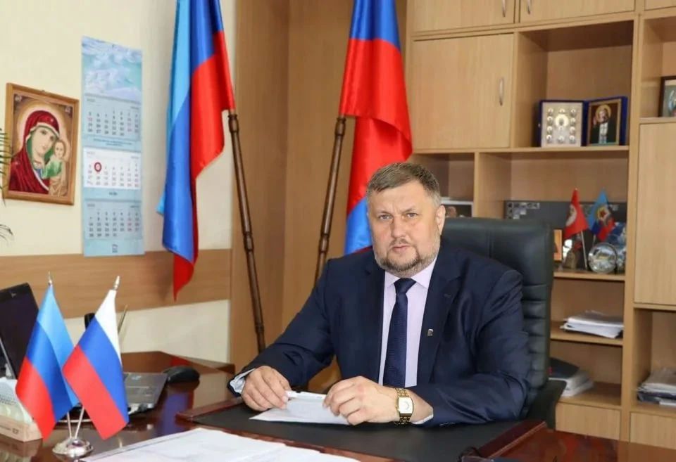 Сегодня День Рождения отмечает Евгений Николаевич Бондарь — Глава Лутугинского муниципального округа Луганской Народной Республики