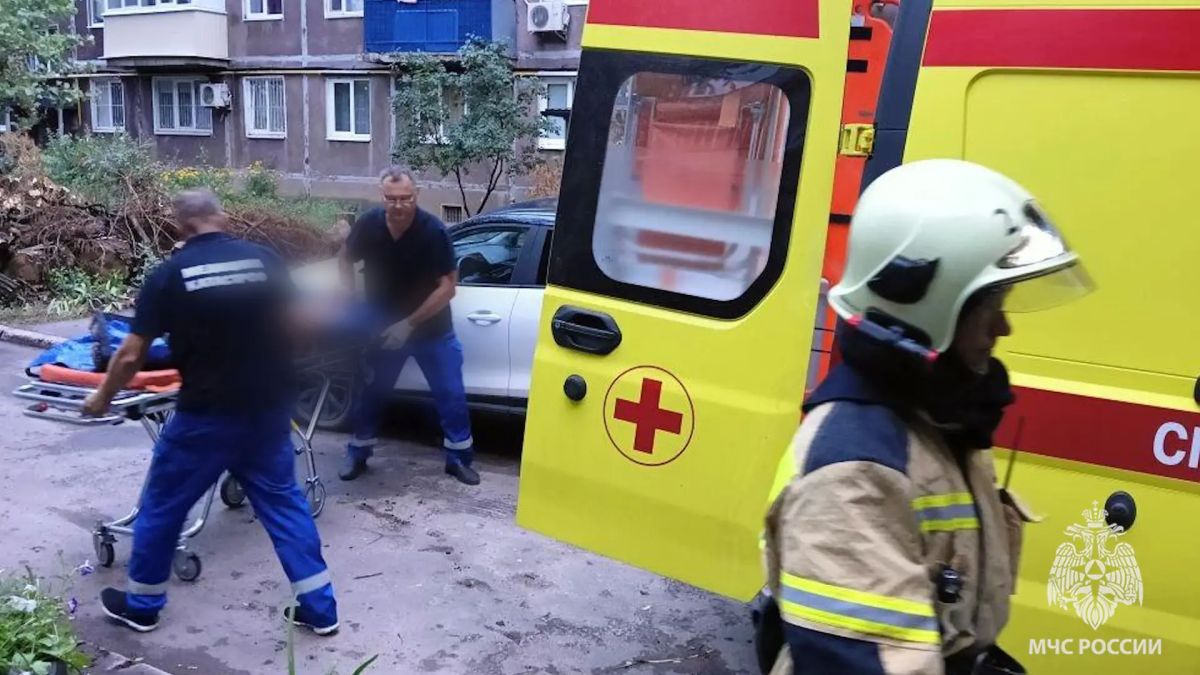 На пожаре в Луганске спасен мужчина