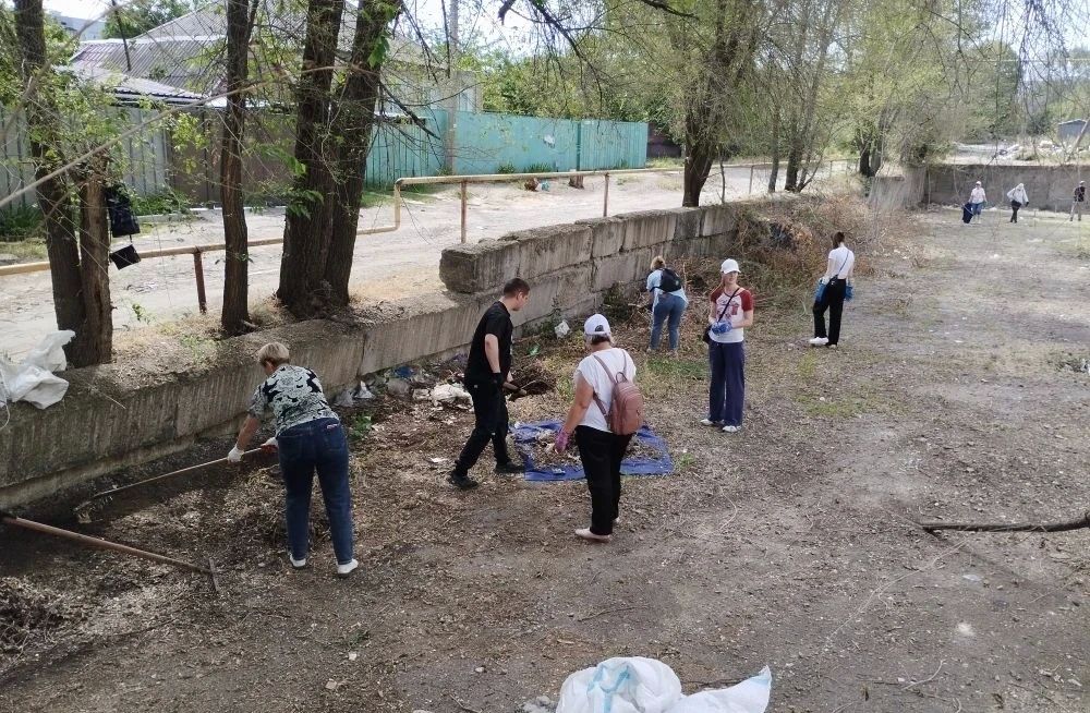 В Луганске на постоянной основе проходят мероприятия по благоустройству В Луганске на постоянной основе проходят мероприятия по благоустройству
