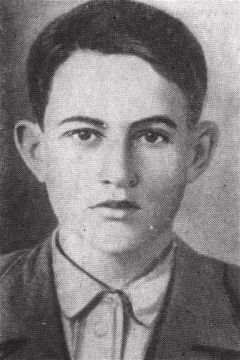 Рассказы о героях. Загоруйко Владимир Михайлович родился 26 февраля 1925 года в хуторе Таловое Краснодонского района
