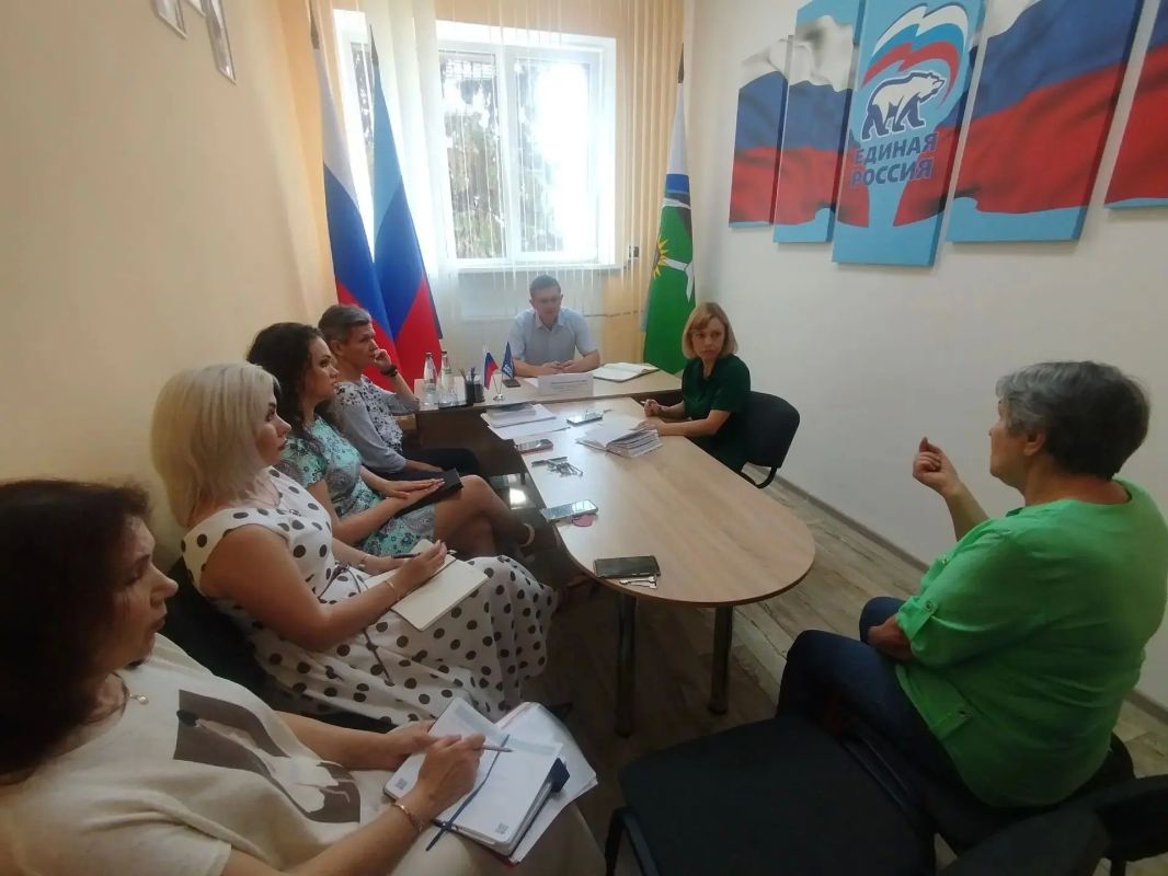 Рабочий понедельник начался с проведения очередного личного приёма граждан в кабинете №113 Администрации города Рабочий понедельник начался с проведения очередного личного приёма граждан в кабинете №113 Администрации города