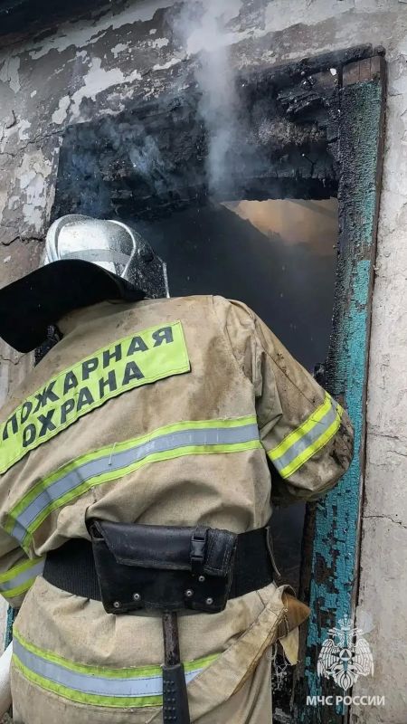 В Свердловском округе сгорел нежилой дом В Свердловском округе сгорел нежилой дом