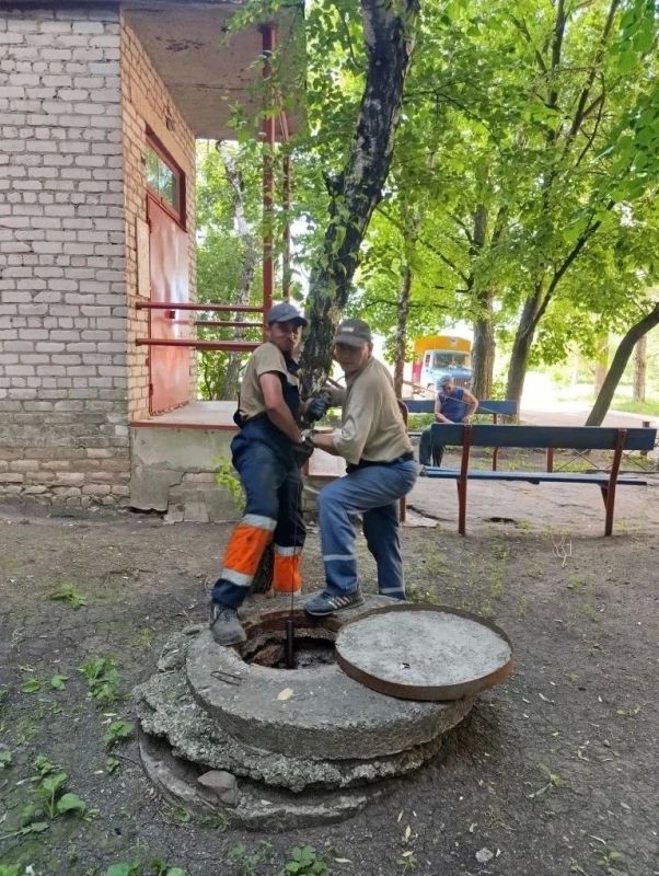 В округе продолжаются ежедневные работы по благоустройству В округе продолжаются ежедневные работы по благоустройству