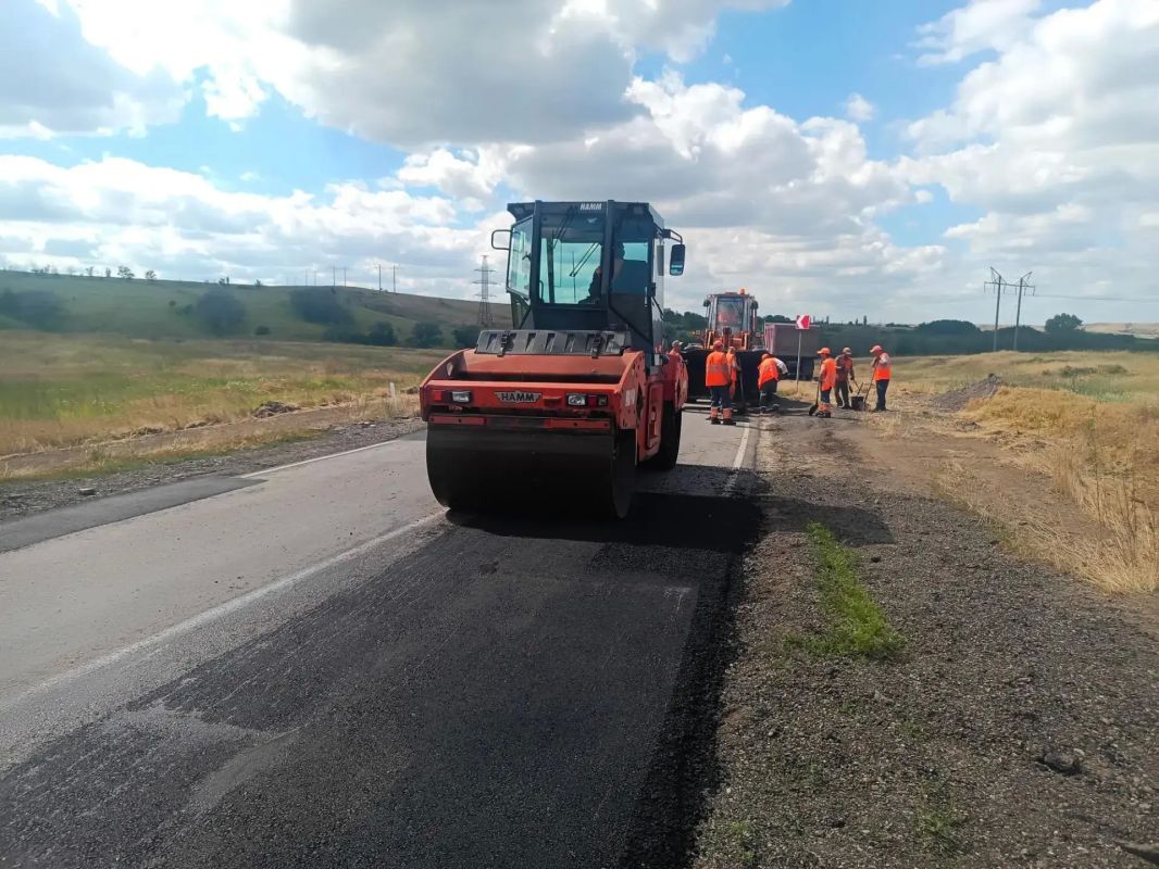 «Луганский Автодор» провел ямочный ремонт дорожного покрытия в муниципалитетах республики «Луганский Автодор» провел ямочный ремонт дорожного покрытия в муниципалитетах республики