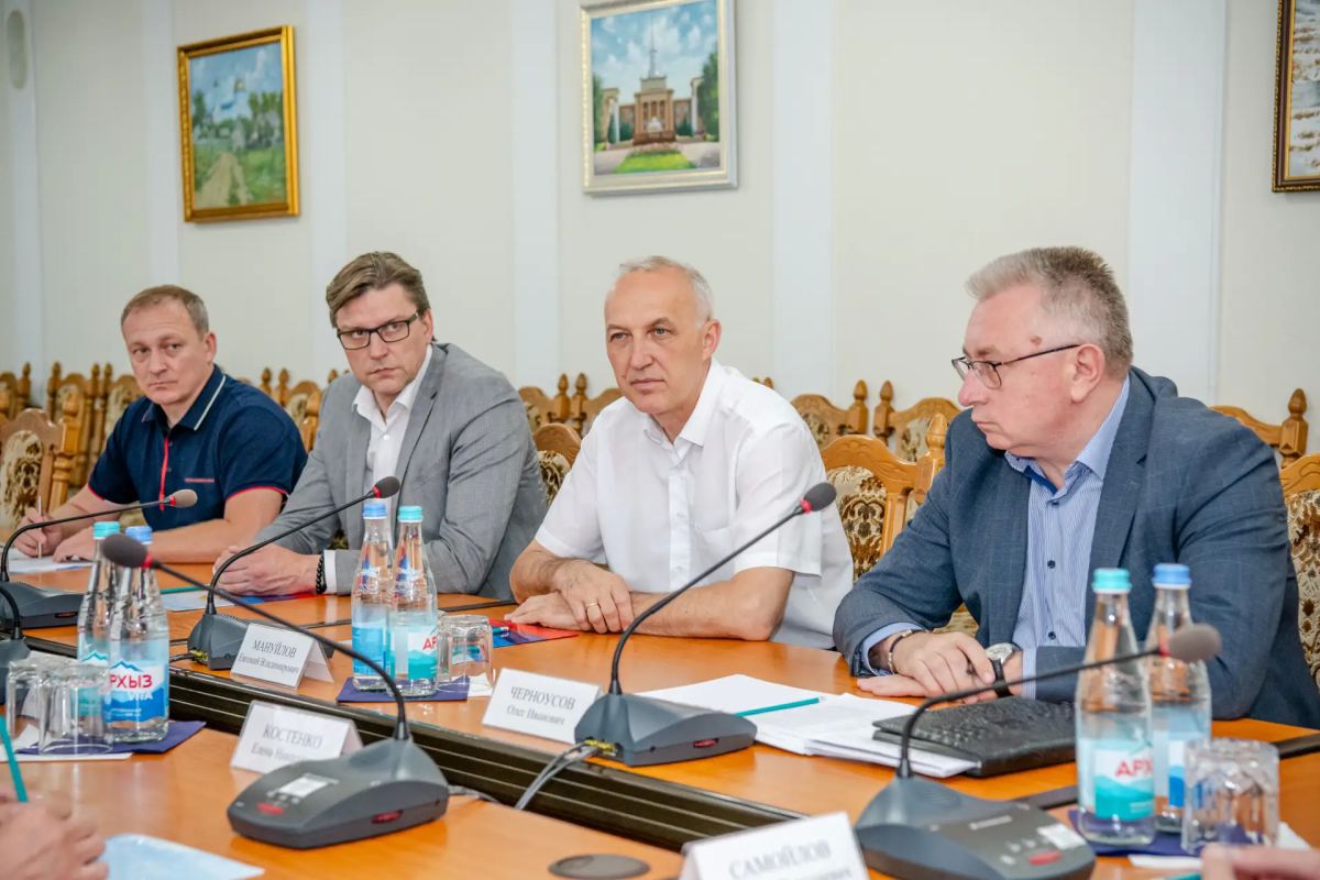 Алексей Самойлов встретился с начальником Управления специальных проектов ФНС России Сергеем Дубачевым Алексей Самойлов встретился с начальником Управления специальных проектов ФНС России Сергеем Дубачевым