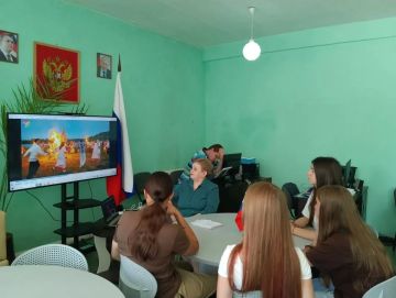 В Кировском историко-художественном музее для активистов Первичного отделения Движения Первых Кировской многопрофильной гимназии была проведена тематическая встреча: «Народные праздники: Праздник Ивана Купалы: история...