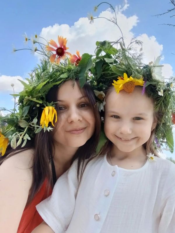 06.07.2026 г. библиотека-филиал с. Чугинка совместно с специалистами комплексного центра социального обеспечения населения присоединились к Всероссийской акции «Единый день фольклора в России»- «Праздник Ивана Купала»