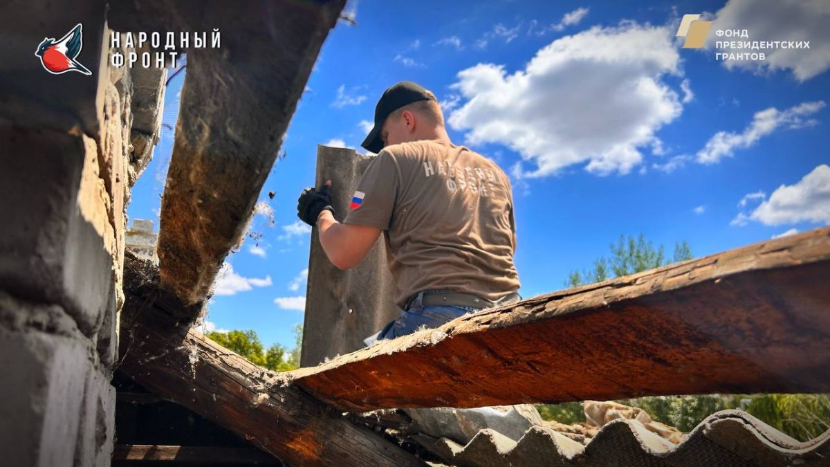 Молодёжка НФ совместно с Региональным исполкомом НФ ЛНР приехали по заявке в село Нижнетёплое Молодёжка НФ совместно с Региональным исполкомом НФ ЛНР приехали по заявке в село Нижнетёплое