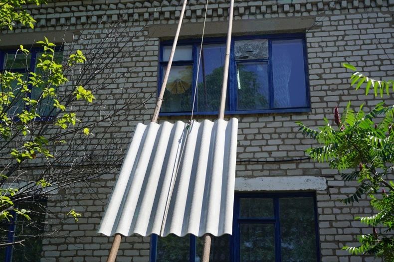 В Павловском УВК укладывают новую кровлю В Павловском УВК укладывают новую кровлю
