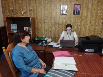 Сегодня в отделе жизнеобеспечения г. Вахрушево состоялся очередной выездной прием ГБУ МФЦ ЛНР