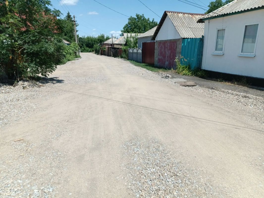 В Ровеньках продолжается обновление дорожной инфраструктуры В Ровеньках продолжается обновление дорожной инфраструктуры