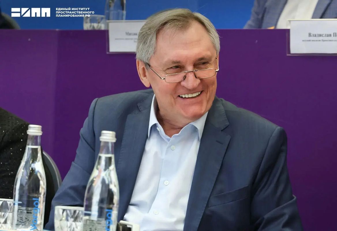 Заместитель директора ЕИПП РФ Алексей Мацуев оценил проекты развития угледобывающих городов трех регионов Заместитель директора ЕИПП РФ Алексей Мацуев оценил проекты развития угледобывающих городов трех регионов