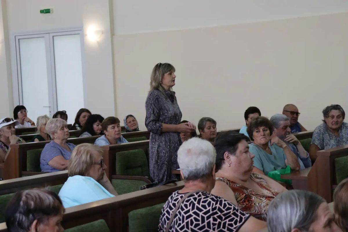 В Администрации Антрацитовского муниципального округа состоялось очередное собрание опекунов и попечителей на тему «Семья и семейные ценности под защитой государства» В Администрации Антрацитовского муниципального округа состоялось очередное собрание опекунов и попечителей на тему «Семья и семейные ценности под защитой государства»