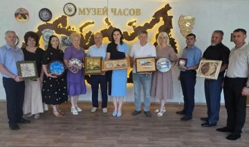 Ольга Бас: Дорогие друзья!. С радостью и гордостью хочу поделиться с вами замечательной новостью! Совместно с главами наших муниципальных округов и их шеф-регионами мы продолжаем пополнять уникальный Музей часов...
