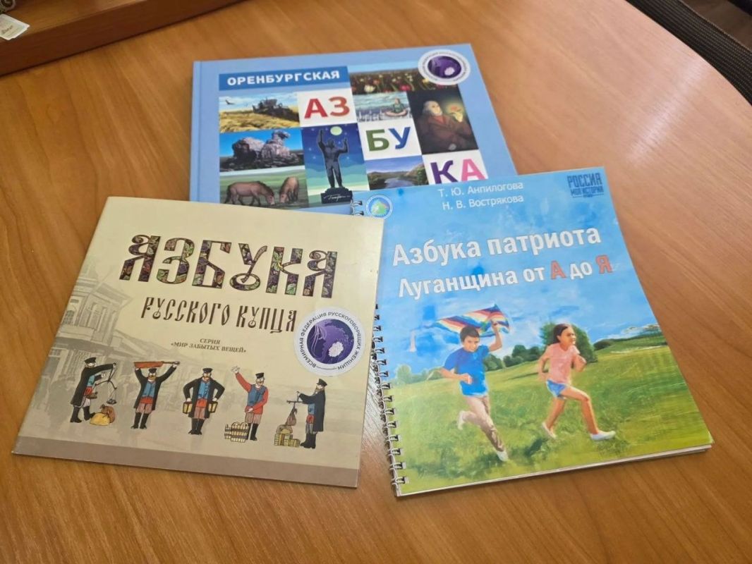 Ольга Бас: Сегодня имела честь присутствовать на выпускном Луганского государственного педагогического университета, и это было поистине волшебное событие! В этот особенный день я вручила красные дипломы нашим мальчишкам и... Ольга Бас: Сегодня имела честь присутствовать на выпускном Луганского государственного педагогического университета, и это было поистине волшебное событие! В этот особенный день я вручила красные дипломы нашим мальчишкам и...