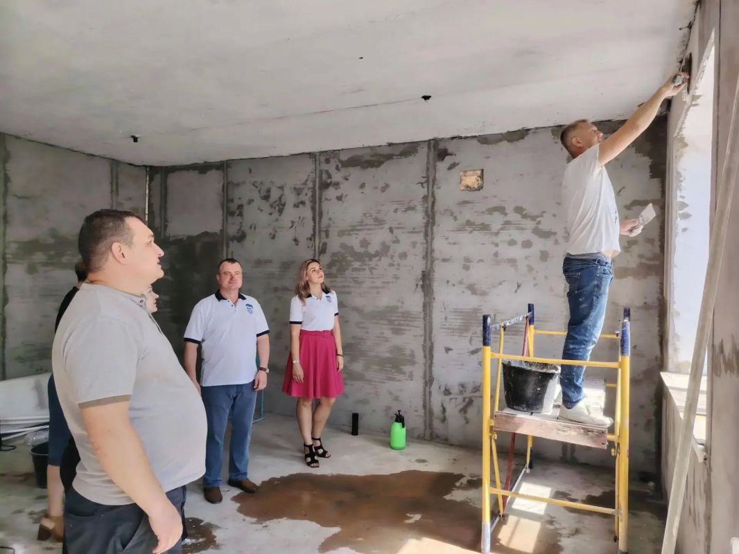 В Стаханове строят молодежный центр «Рекорд» В Стаханове строят молодежный центр «Рекорд»