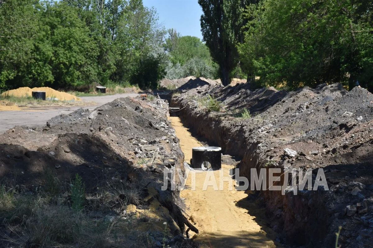Регион-шеф ведет замену коллекторов в Брянке Регион-шеф ведет замену коллекторов в Брянке