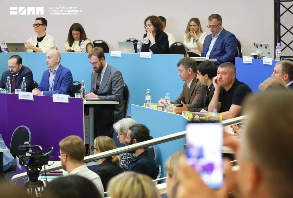 Заместитель директора ЕИПП РФ Алексей Мацуев оценил проекты развития угледобывающих городов трех регионов Заместитель директора ЕИПП РФ Алексей Мацуев оценил проекты развития угледобывающих городов трех регионов