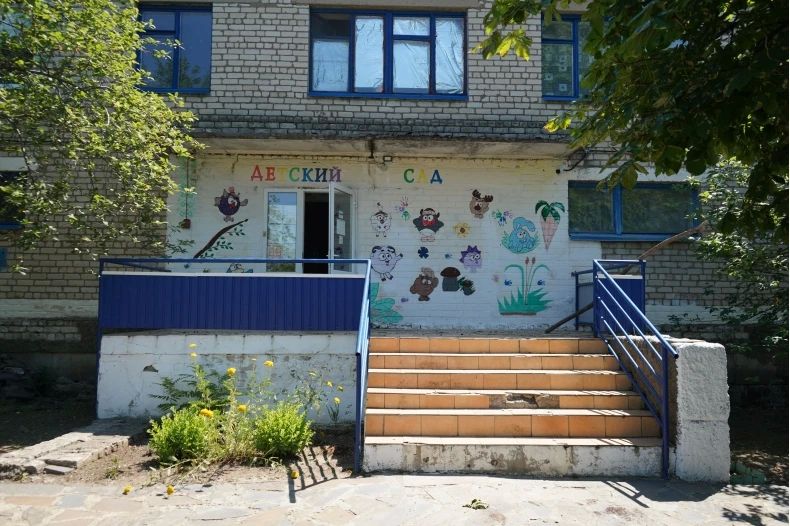 В Павловском УВК укладывают новую кровлю В Павловском УВК укладывают новую кровлю