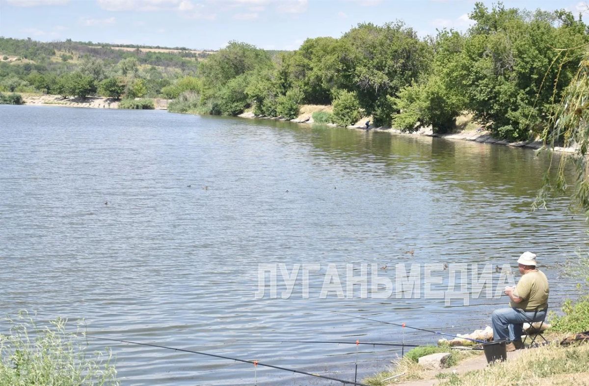 Луганское море: место, где жители рыбачат и отдыхают Луганское море: место, где жители рыбачат и отдыхают