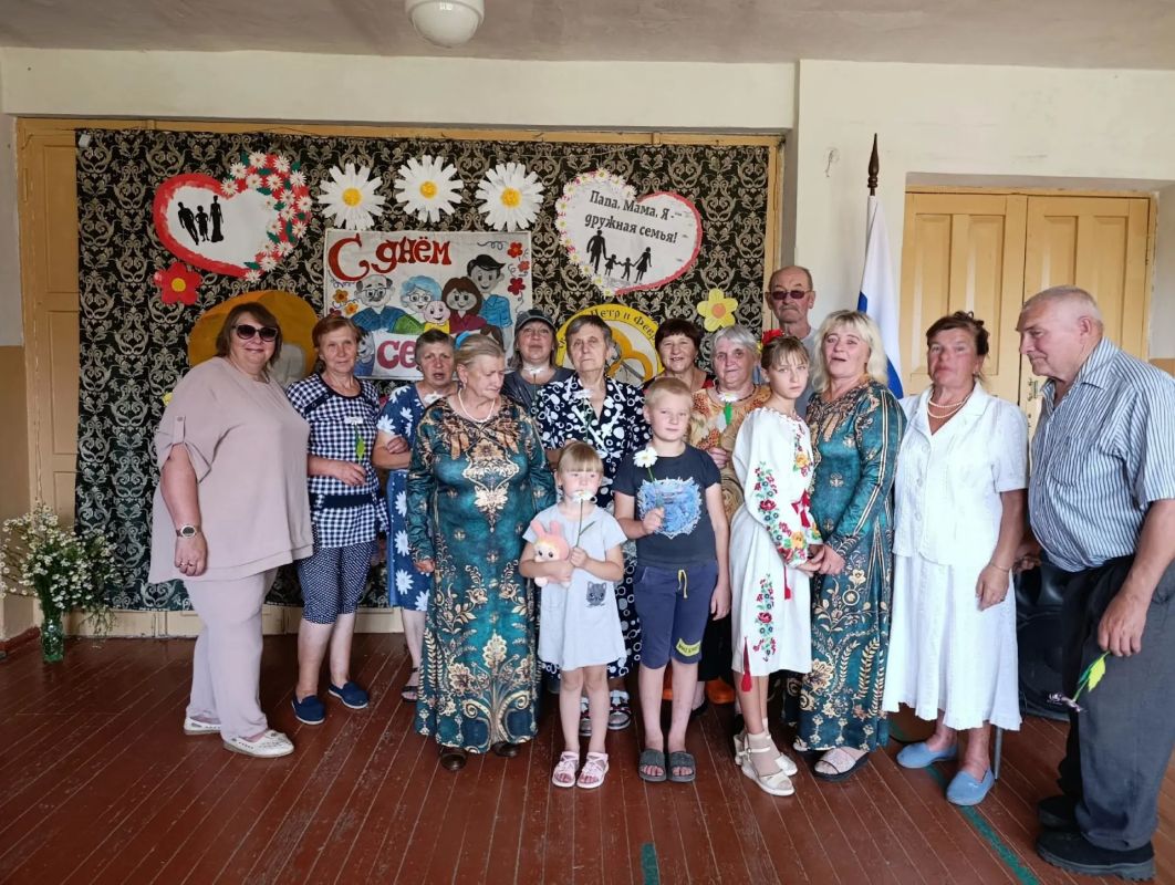 День семьи, любви и верности в сёлах Меловского МО День семьи, любви и верности в сёлах Меловского МО