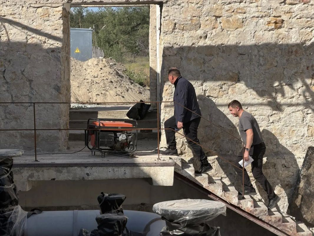 Ринат Садыков проверил ход восстановления теплосетей, водоснабжения и жилого фонда в Лисичанске Ринат Садыков проверил ход восстановления теплосетей, водоснабжения и жилого фонда в Лисичанске