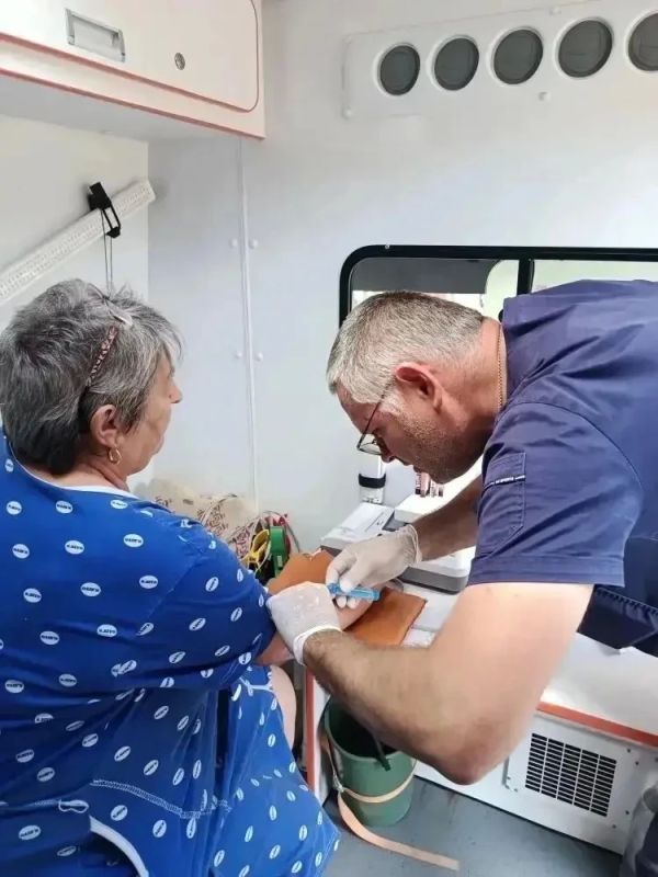 Передвижной ФАП Славяносербской ЦРБ продолжает свою работу