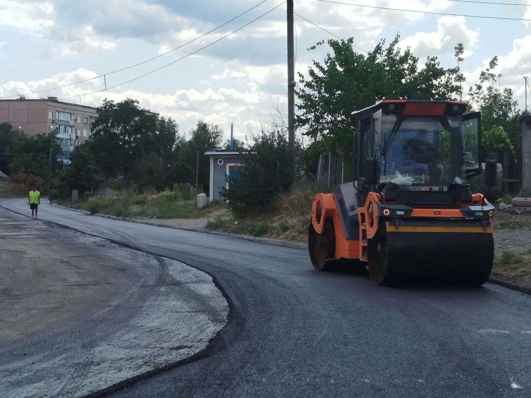 Народная программа в действии: замена дорожного полотна от кольцевой развязки микрорайона «Молодежный» до ул.Саксаганского Народная программа в действии: замена дорожного полотна от кольцевой развязки микрорайона «Молодежный» до ул.Саксаганского