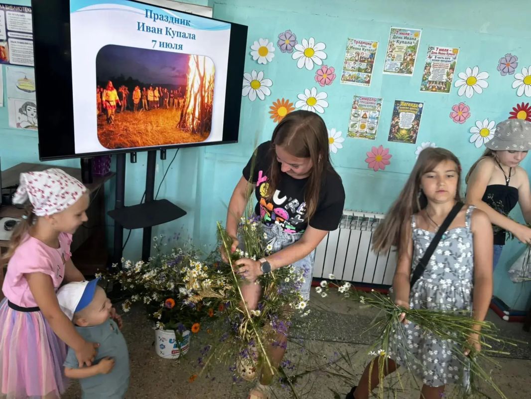 В Новоастраханском СДК Кременского МО прошел праздник "Встречаем Ивана Купалу" В Новоастраханском СДК Кременского МО прошел праздник "Встречаем Ивана Купалу"