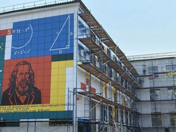 Продолжается ремонт Краснолучской школы №7. Специалисты шеф-региона Республики Башкортостан работают в нескольких направлениях