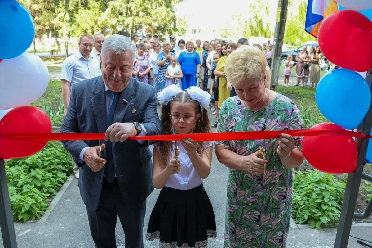Иван Кусов: Торжественно открылась модельная библиотека «Креативная семейная библиотека» на базе филиала №2 МБУ «Антрацитовская городская централизованная библиотечная система»