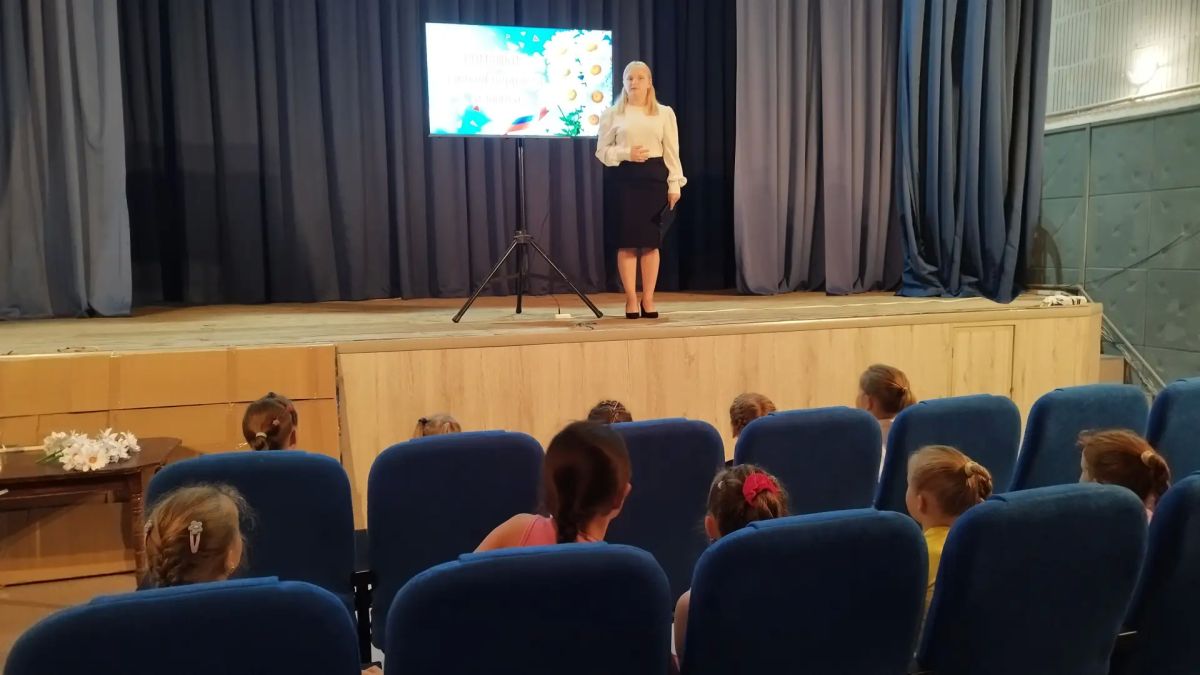 «Ромашка — символ верности, любви!» — именно под таким названием в МБУ «Краснолучский ЦК» сегодня состоялась акция ко Дню семьи, любви и верности «Ромашка — символ верности, любви!» — именно под таким названием в МБУ «Краснолучский ЦК» сегодня состоялась акция ко Дню семьи, любви и верности