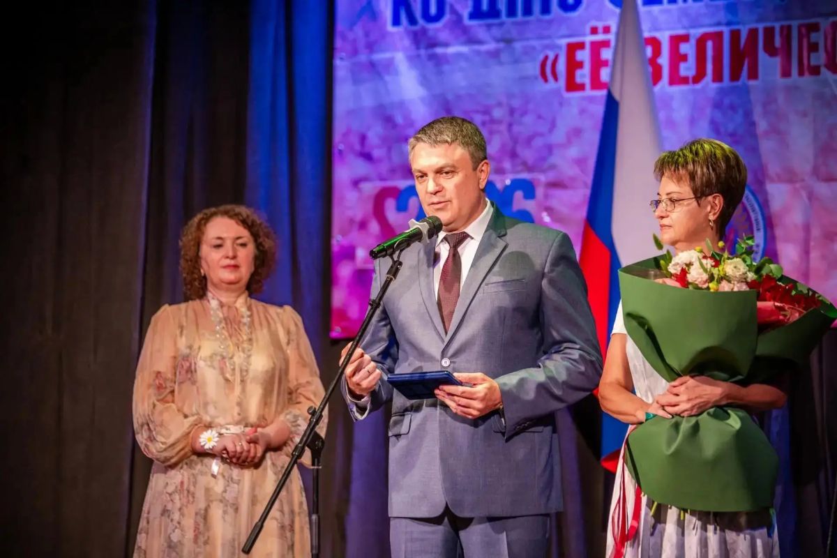 70 луганских семей получили медали «За любовь и верность» 70 луганских семей получили медали «За любовь и верность»