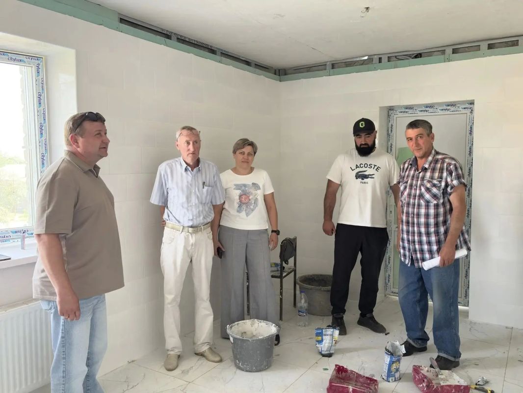 В Краснолучской детской городской поликлинике продолжаются ремонтные работы В Краснолучской детской городской поликлинике продолжаются ремонтные работы