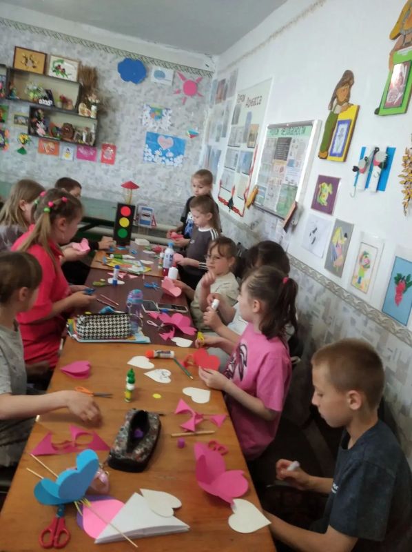 В Ровеньках прошли мероприятия, приуроченные Дню семьи, любви и верности В Ровеньках прошли мероприятия, приуроченные Дню семьи, любви и верности