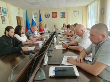 Андрей Рубанцов: Сегодня в Администрации городского округа город Ровеньки состоялось внеочередное заседание комиссии по делам несовершеннолетних и защите их прав