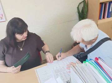 В Лутугинском м.о. продолжается замена удостоверений чернобыльцам и консультирование по мерам соцподдержки