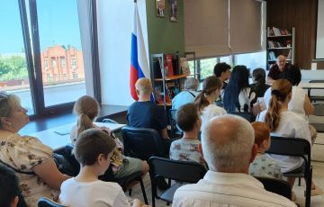 07.07.2026 года в помещении МБУ «Станично-Луганская центральная библиотека» состоялся правовой семинар в рамках недели помощи по вопросам защиты прав и интересов несовершеннолетних, находящихся в социально опасном положении
