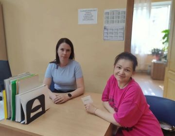 В Филиале №13 ГКУ ЛНР «РЦСЗН» в г. Красный Луч продолжается работа по оформлению удостоверений, подтверждающих статус многодетной семьи в Российской Федерации