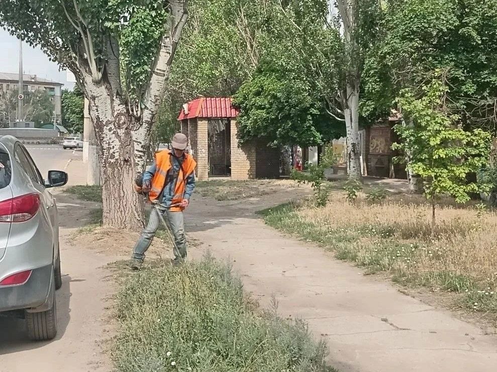Коммунальными службами проведены работы на территории города Коммунальными службами проведены работы на территории города