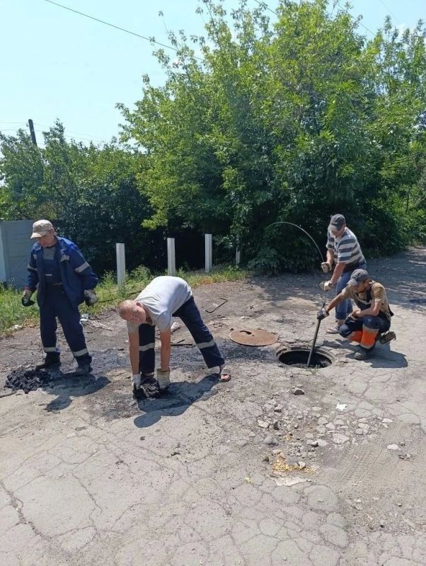 В округе продолжаются ежедневные работы по благоустройству В округе продолжаются ежедневные работы по благоустройству