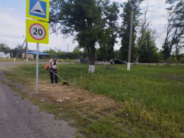 9 июля в пгт Чернухино на территории сквера в районе переулка Южного состоялся субботник