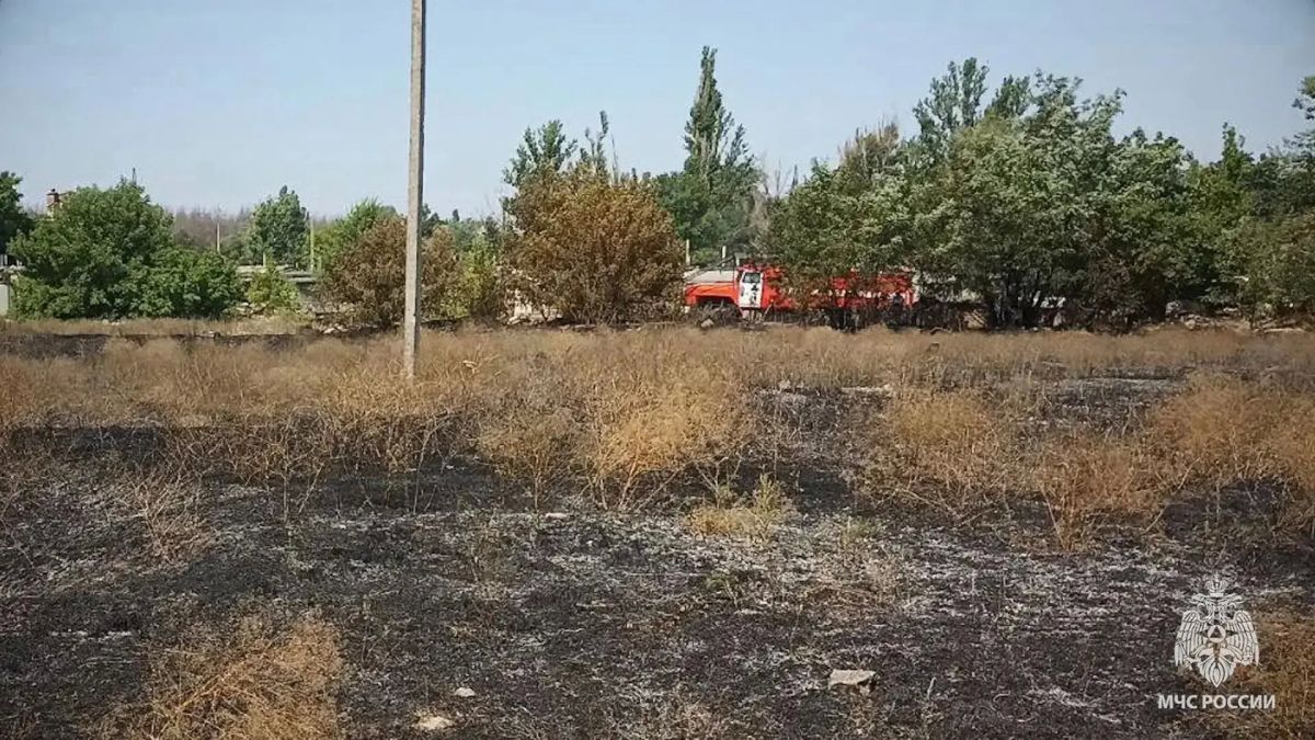Два прилета за полчаса: в Рубежном спасатели тушили пожары из-за дронов ВФУ Два прилета за полчаса: в Рубежном спасатели тушили пожары из-за дронов ВФУ