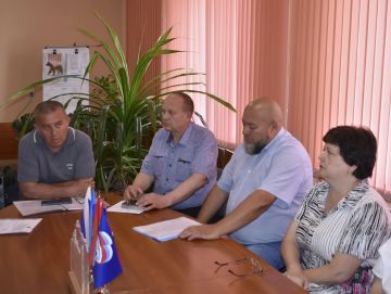 Глава Перевальского муниципалитета встретился с матерью погибшего участника СВО
