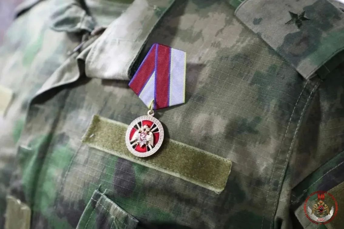 Начальник Главного штаба – первый заместитель директора Росгвардии Герой России генерал-полковник Сергей Бойко совершил рабочую поездку в зону проведения СВО Начальник Главного штаба – первый заместитель директора Росгвардии Герой России генерал-полковник Сергей Бойко совершил рабочую поездку в зону проведения СВО