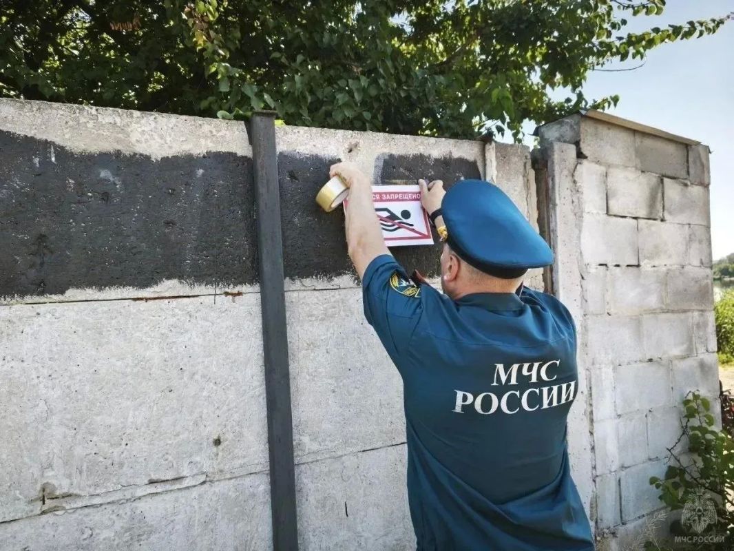 В городе Счастье прошел совместный профилактический рейд, посвященный запрету купания в необорудованных местах В городе Счастье прошел совместный профилактический рейд, посвященный запрету купания в необорудованных местах