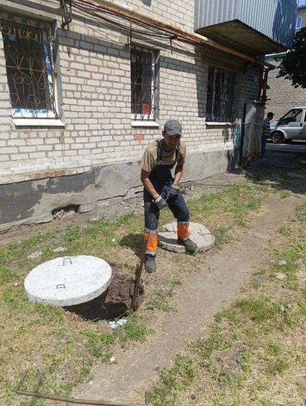 В округе продолжаются ежедневные работы по благоустройству В округе продолжаются ежедневные работы по благоустройству