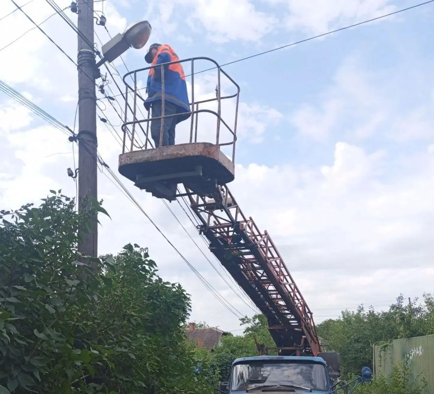 Коммунальными службами проведены работы на территории города Коммунальными службами проведены работы на территории города